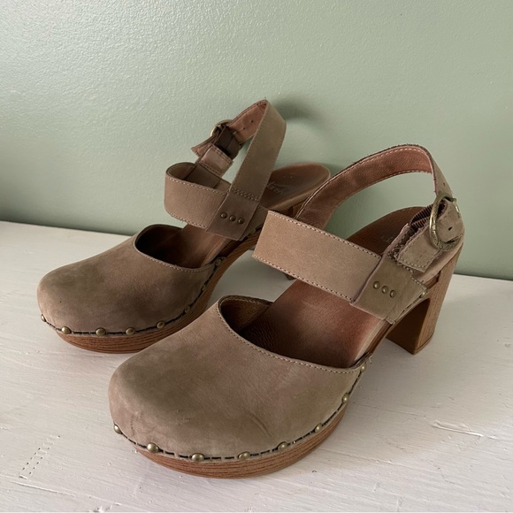 Dansko Thea Taupe Slingback Clogs Sz EU 38 Shoes - Picture 1 of 7